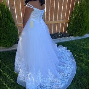 Flower girl or first communion dress. BRAND NEW